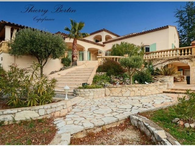 Maison 7 pièces 196 m²