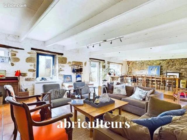 Maison 7 pièces 196 m²