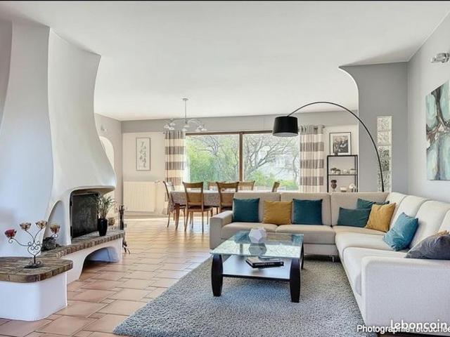 Maison 7 pièces 196 m²