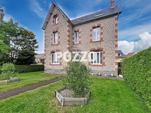 Maison 7 pièces 196 m²