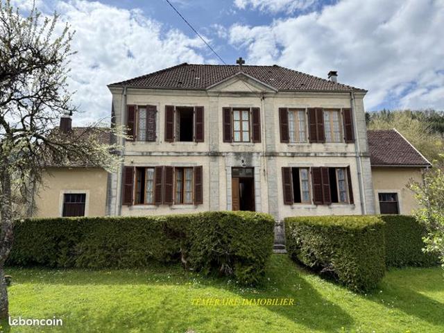 Maison 7 pièces 196 m²