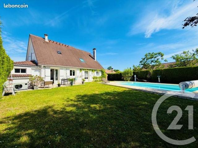 Maison 7 pièces 196 m²