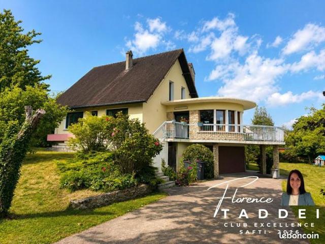 Maison 7 pièces 196 m²