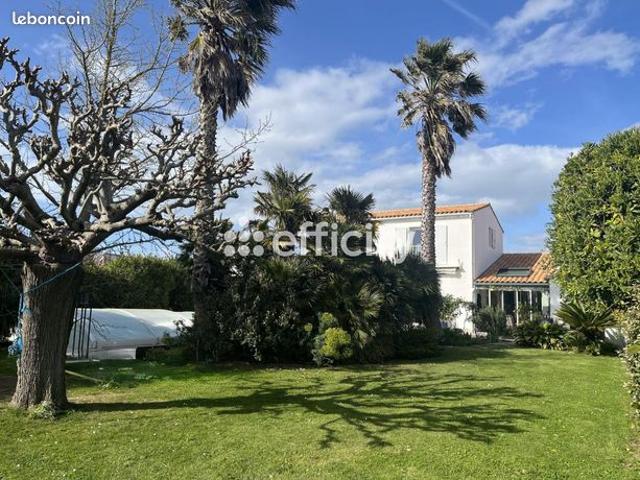 Maison 7 pièces 196 m²