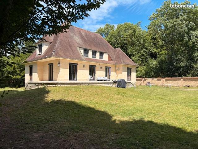 Maison 7 pièces 196 m²