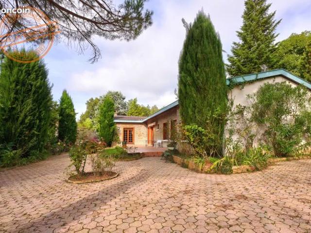 Maison 7 pièces 196 m²