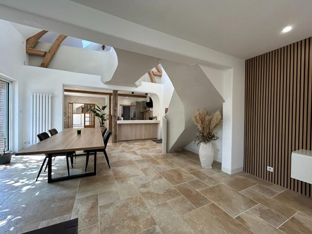 Maison 7 pièces 196 m²