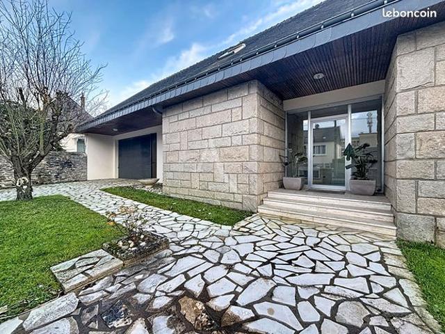 Maison 7 pièces 196 m²
