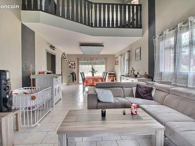Maison 7 pièces 196 m²