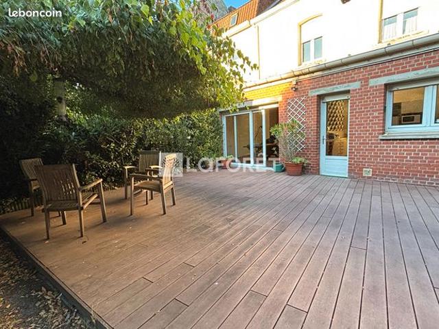 Maison 7 pièces 196 m²