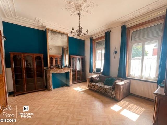 Maison 7 pièces 196 m²