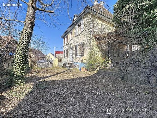 Maison 7 pièces 196 m²