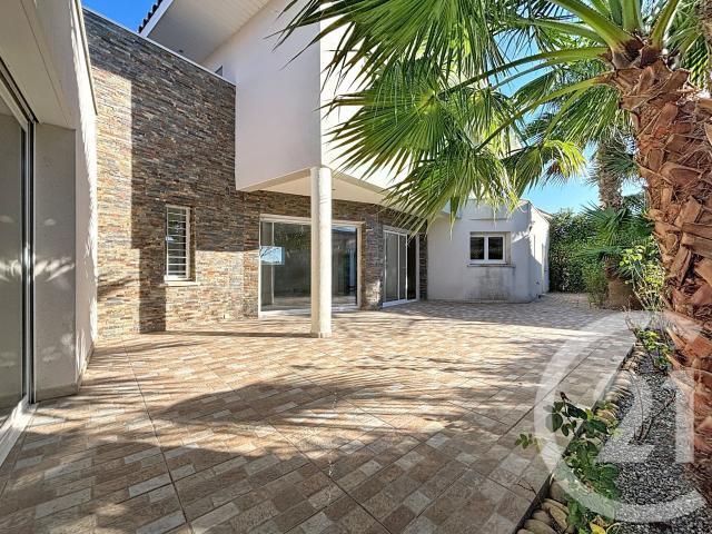 Maison 7 pièces 196 m²