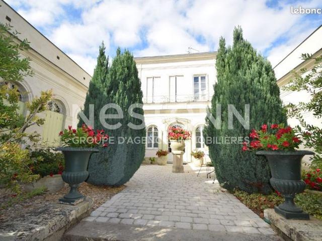 Maison 7 pièces 196 m²