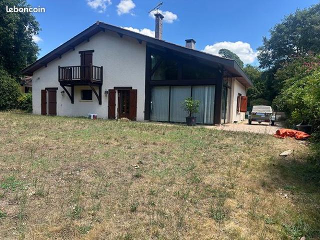 Maison 7 pièces 196 m²