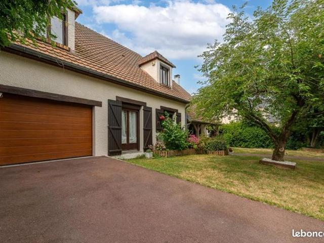 Maison 7 pièces 196 m²
