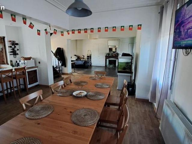 Maison 7 pièces 196 m²