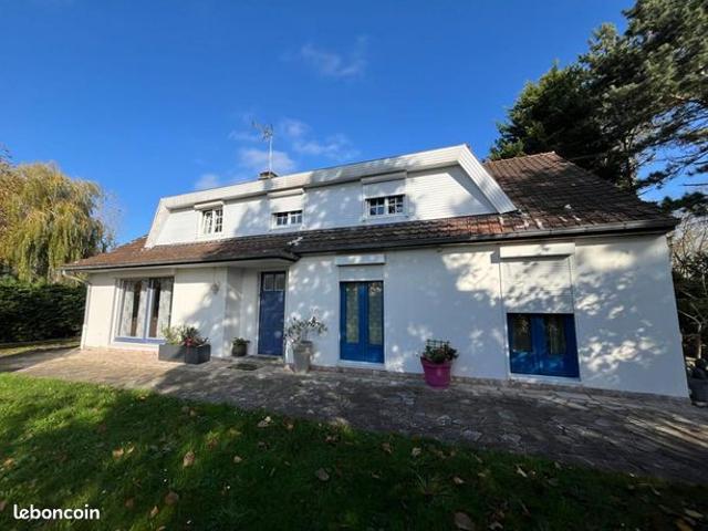 Maison 7 pièces 196 m²