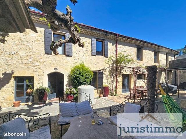 Maison 7 pièces 196 m²
