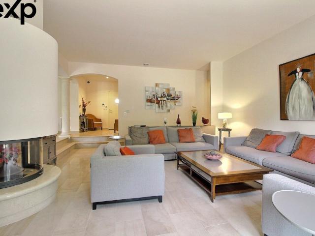Maison 7 pièces 196 m²