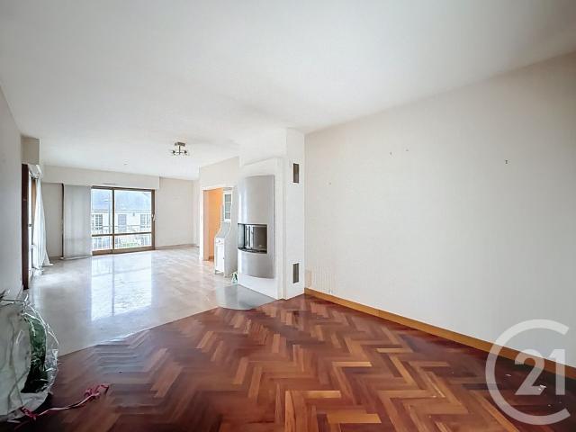 Maison 7 pièces 196 m²