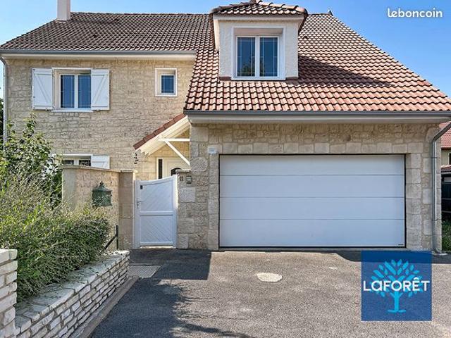 Maison 7 pièces 197 m²