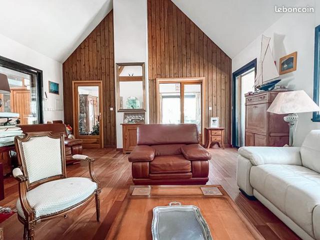 Maison 7 pièces 197 m²