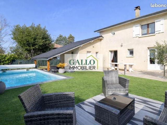 Maison 7 pièces 197 m²
