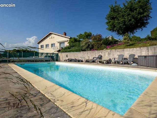 Maison 7 pièces 197 m²