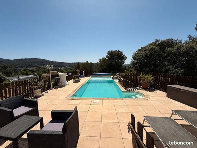 Maison 7 pièces 197 m²