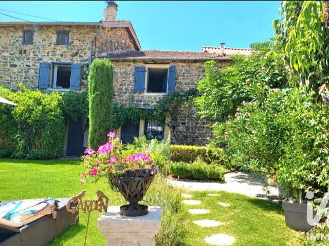 Maison 7 pièces 197 m²