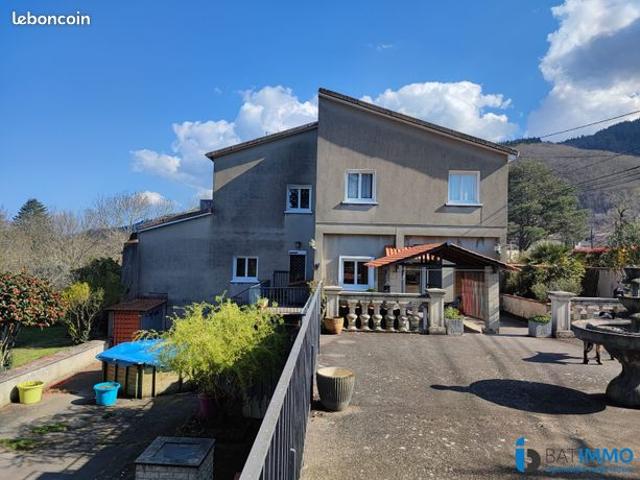 Maison 7 pièces 197 m²