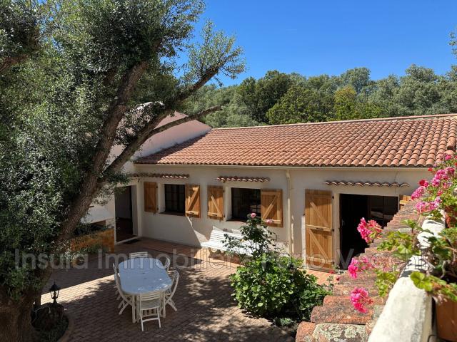 Maison 7 pièces 197 m²