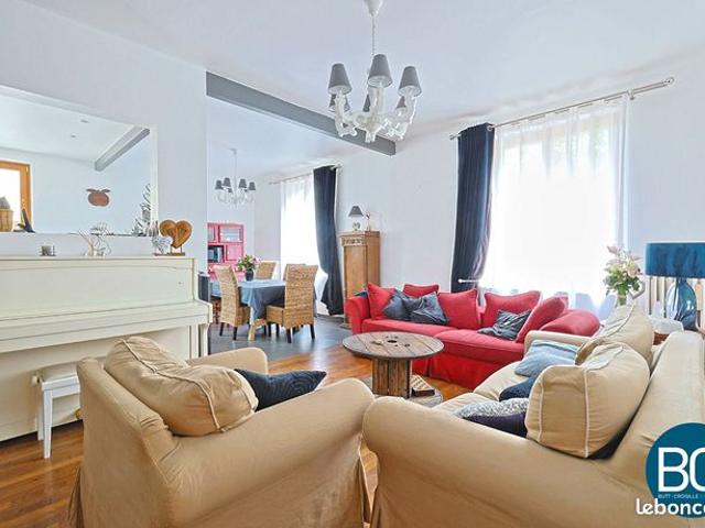 Maison 7 pièces 197 m²