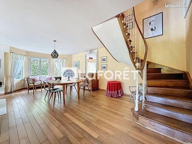 Maison 7 pièces 197 m²