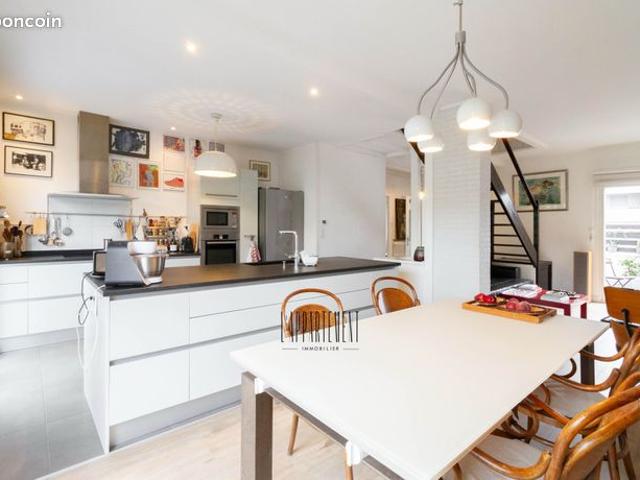 Maison 7 pièces 197 m²