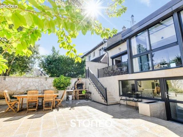 Maison 7 pièces 197 m²