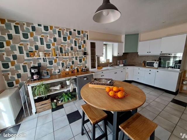 Maison 7 pièces 197 m²