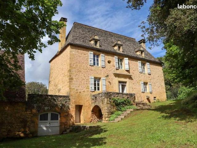 Maison 7 pièces 197 m²