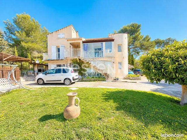 Maison 7 pièces 197 m²