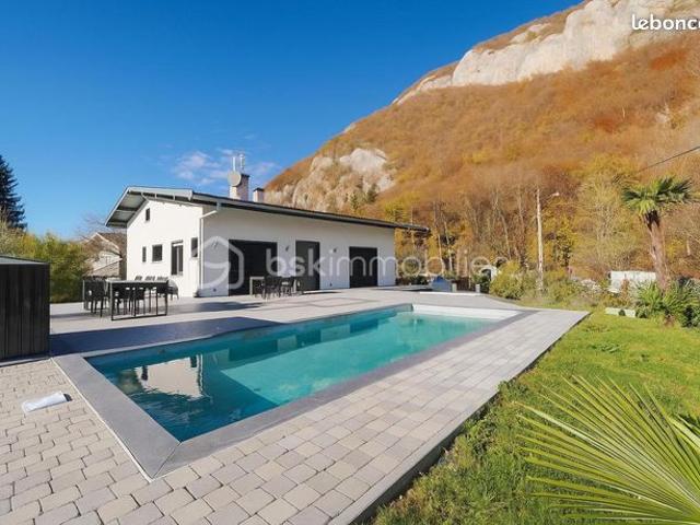 Maison 7 pièces 197 m²