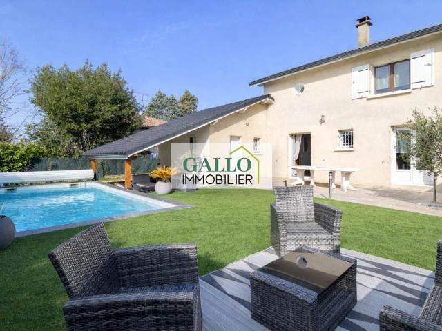 Maison 7 pièces 197 m²