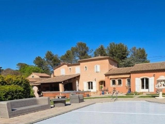 Maison 7 pièces 208 m²