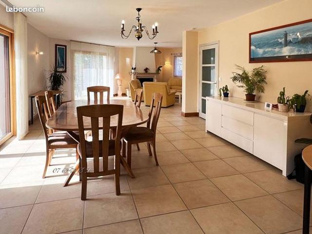 Maison 7 pièces 198 m²
