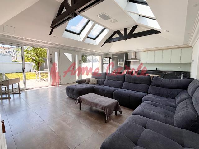 Maison 7 pièces 198 m²