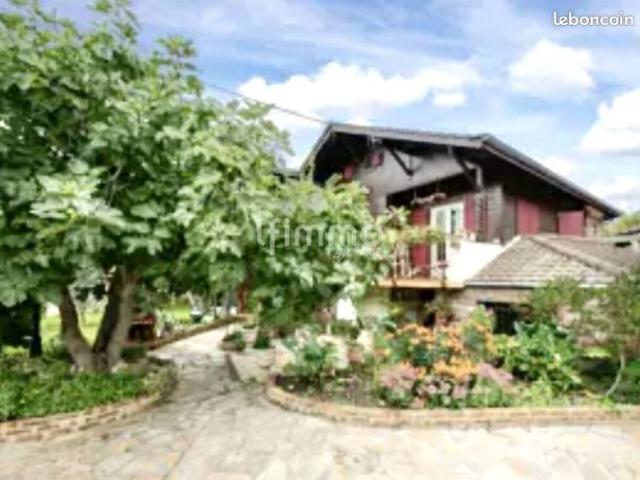 Maison 7 pièces 198 m²