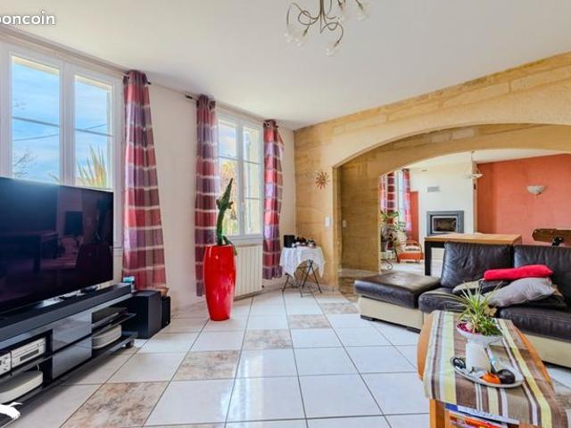 Maison 7 pièces 198 m²