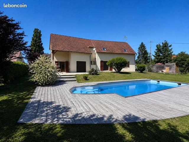 Maison 7 pièces 198 m²