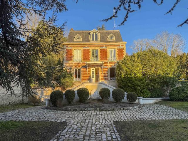 Maison 7 pièces 198 m²