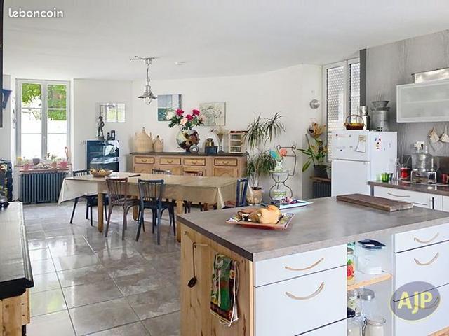 Maison 7 pièces 198 m²